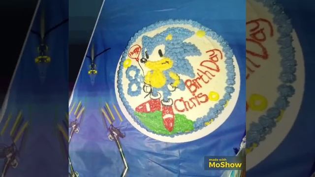My Son's Sonic Theme Vanilla Cake Topped with buttercream icing and Cake Pops смотреть онлайн
