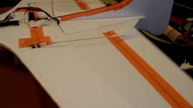 Crossbow двигает элевонами. Конструкция кабанчиков.