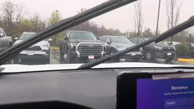 Rain sensing wipers on a new Toyota: plus an Easter egg смотреть онлайн