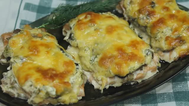 Рыба в духовке. Запеченная горбуша с грибами и сыром. смотреть онлайн