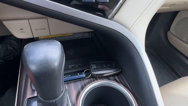 Toyota Camry 2.5 AT, 2019, 93 450 км 2 789 000 ₽ Тел 89061196652 смотреть онлайн