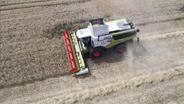 MOISSON 2022 XXL || 2 MACHINES || CLAAS LEXION 7500 - CLAAS TUCANO 450 смотреть онлайн