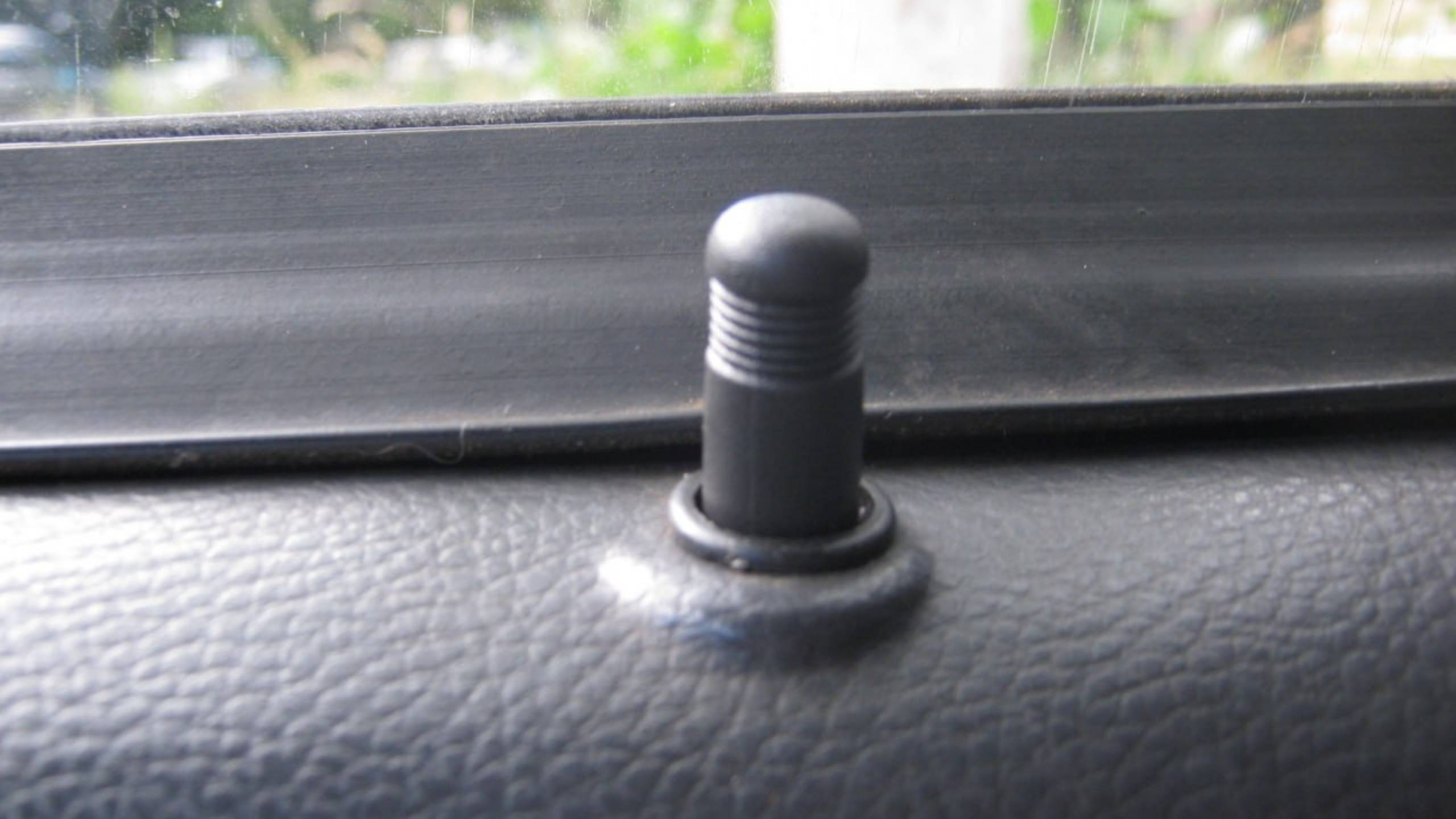 Ремонт кнопки двери эпоксидной смолой. смотреть онлайн