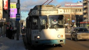 Троллейбус Екатеринбурга БТЗ-5276-04 борт. №382 маршрут №26 на остановке «Проспект Ленина»