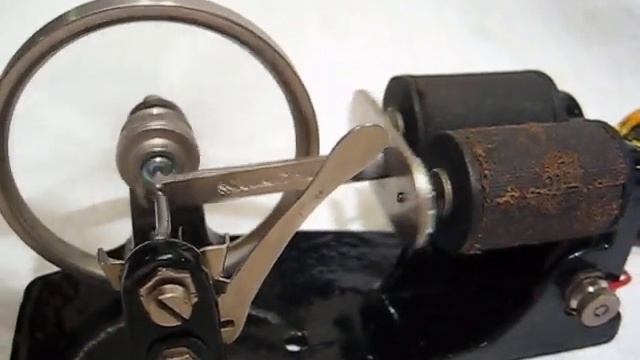 A) 1910 flywheel motor works from a D cell (gone) смотреть онлайн