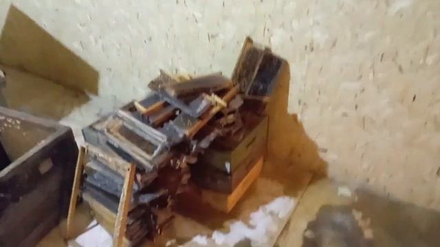 Пресс "Лиса". Работа в паре с паровой воскотопкой. Часть 3. (18.11.2024) смотреть онлайн