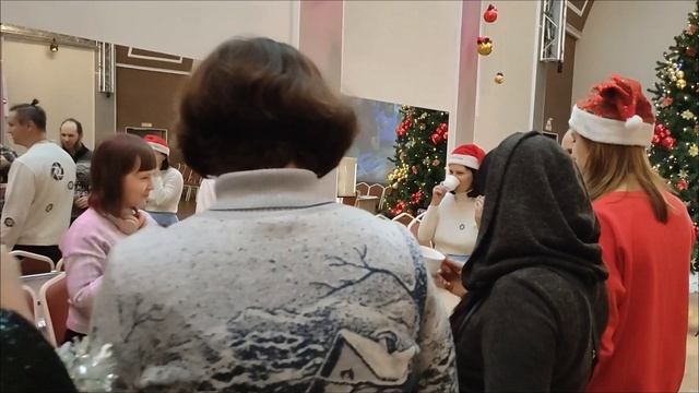 Как устроить новый год из пустой коробки? смотреть онлайн