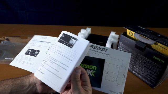 Garmin Fusion MS-RA770 Radio / Open Box смотреть онлайн