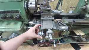 Нужно ли держать рычаг поперечных подач на  токарном 1к62? Регулировка фартука.