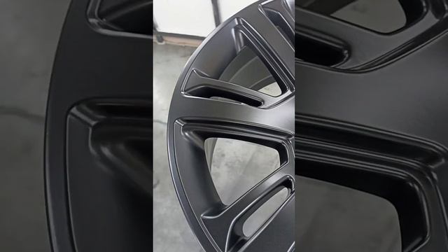 Порошковая покраска дисков для Cadillac Escalade в цвет " Темный Титан Благородно-матовый сатин " . смотреть онлайн