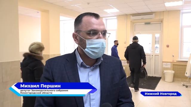 Волонтёры "Единой России" помогают пожилым людям пройти вакцинацию смотреть онлайн