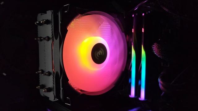 Демонстрация функционирования подсветки вентилятора MSI MAG MAX F12A смотреть онлайн