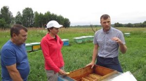 На пасеке у Михаила