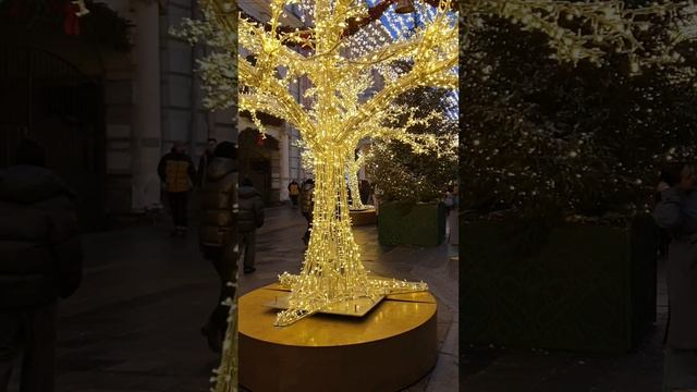 Камергерский переулок.Ретро-поезд по -новогоднему прекрасен. смотреть онлайн