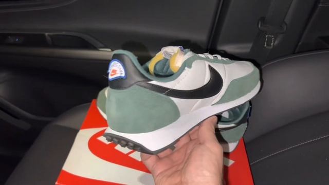 Nike Waffle Trainer 2 Athletic Club Pro Green Shoes смотреть онлайн