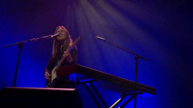 Julien Baker – Even смотреть онлайн