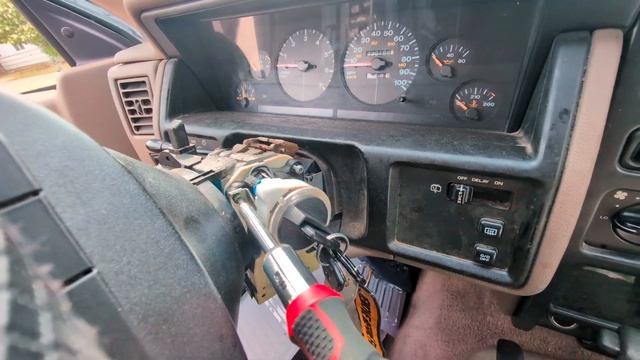 Ignition Switch and Ignition Lock Cylinder Replacement Repair 1994 Jeep Grand Cherokee Laredo ZJ смотреть онлайн