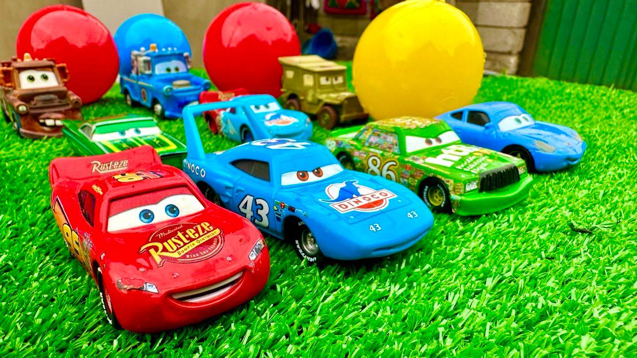 Looking For Disney Pixar Cars On The Playground #lightningmcqueen #mcqueen代購