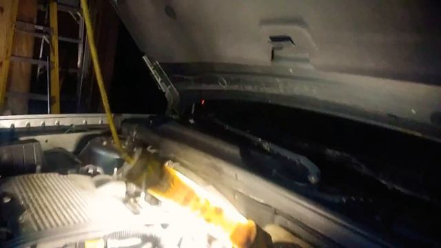 WTF??? How to CHECK the tranny fluid on a Chevy (NO dipstick ?) смотреть онлайн