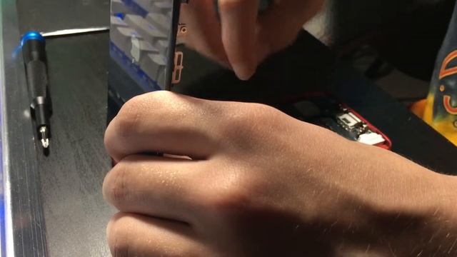 Replacing an iPhone 6s battery смотреть онлайн