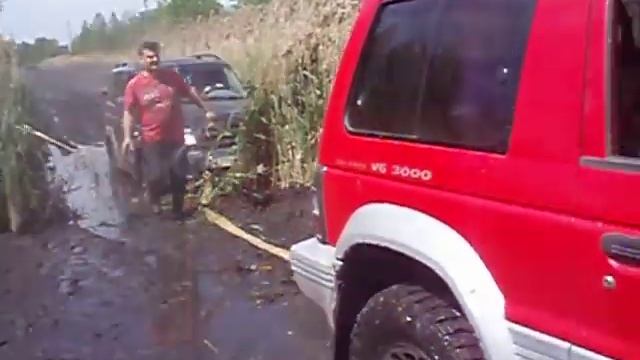 Pajero 2 дергает Уаз Патриот смотреть онлайн