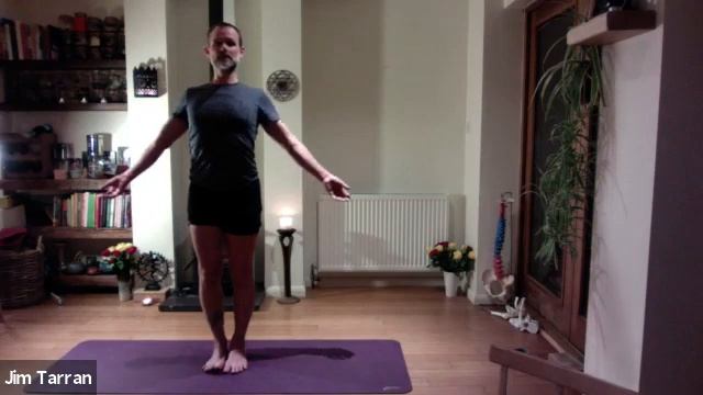Yoga class with Jim great for early evenings. смотреть онлайн