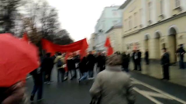 Moscow 07 11 2019 Communist rally part 1 смотреть онлайн