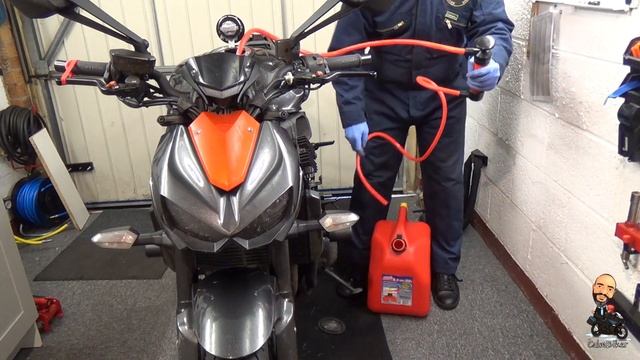 907. Kawasaki Z1000 Air Filter Change | Kawasaki Z1000