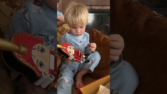 Щелкунчик-орехокол .ручная работа и роспись#щелкунчик #орехокол#nutcrackers #nutcracker смотреть онлайн