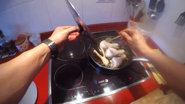Muslitos de pollo con cerveza y reduccion de verduras смотреть онлайн