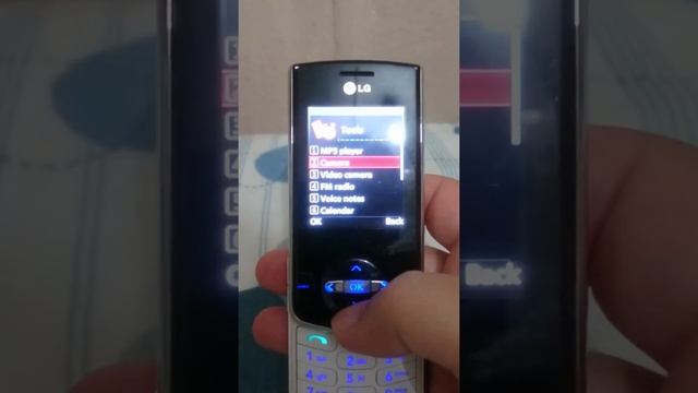 Celular lg KF240d смотреть онлайн
