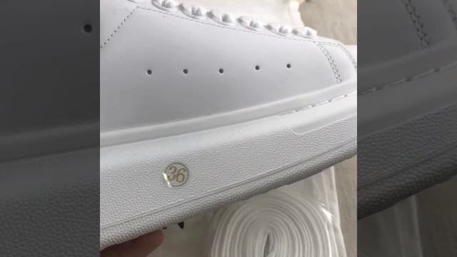 Alexander McQueen Over Sized Sneaker Unboxing Review смотреть онлайн