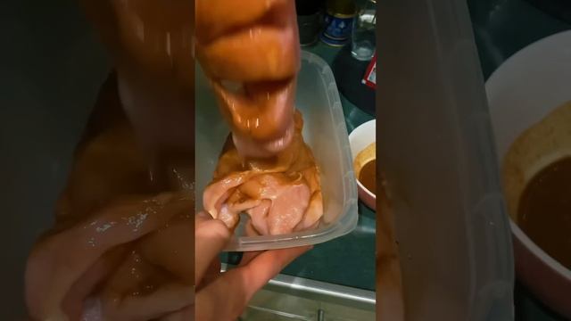 КУРОЧКА СОЧНАЯ🍗 #рецепт #еда #вкус #курица #food #eat #вкусно #быстро смотреть онлайн