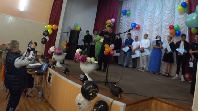 Вручение дипломов в СХК-2023г смотреть онлайн