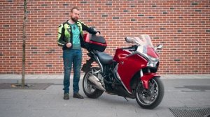 Honda VFR1200F - первый мотоцикл с роботом. Подробный обзор и тест-райд.