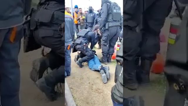 🥺🥺ДАХШАТ ТОЧИКО УЗБЕКО ДА МЕТРО КАТЕЛНИКИ 😭😭ИНА БИНЕН НАВОРА смотреть онлайн