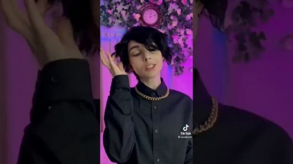 Джаспер и Круэлла сблизились.😍🥑🥵