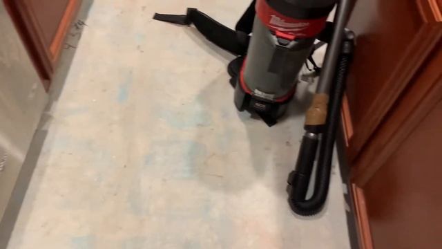 Prepping a floor for tile (Dewalt SDS Hammer & Milwaukee Floor Scrapper) смотреть онлайн