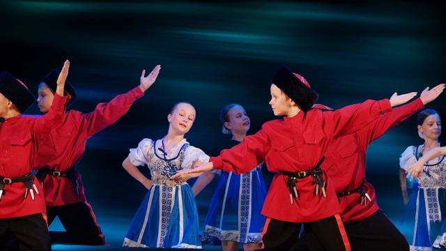 Танец- "Белый лебедь летал". коллектив " Фантазия", часть 26