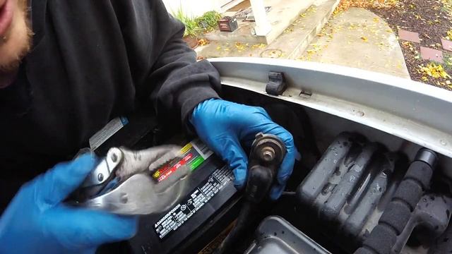 How To Replace Battery Side Post Terminal Bolts on GM | Chevy | Chevrolet Vehicles смотреть онлайн