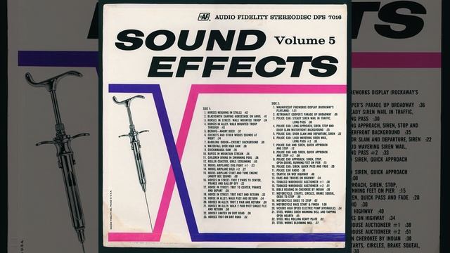 Police Car: Long Aproach, Siren, Stop And Door Slam Waterfront Background смотреть онлайн