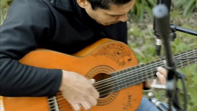 28 MARTIN REINOSO Al mismo lugar смотреть онлайн