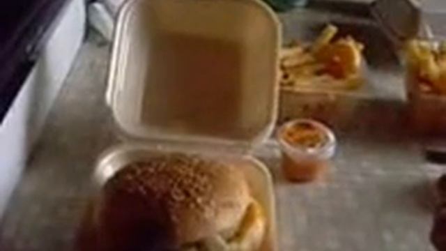 Mick Burgers Double Cheeseburger Review (Big Mac Knock off) смотреть онлайн