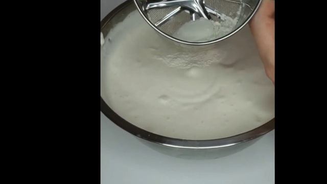 КЛАССИЧЕСКИЙ БИСКВИТ КОТОРЫЙ НЕ КОГДА НЕ ОПАДАЮТ. 3TA MAHSULOTDAN CHO'KMAYDIGAN BISKVIT . BISCUIT 🥞 смотреть онлайн