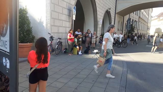 Marienplatz Перекрёсток смотреть онлайн
