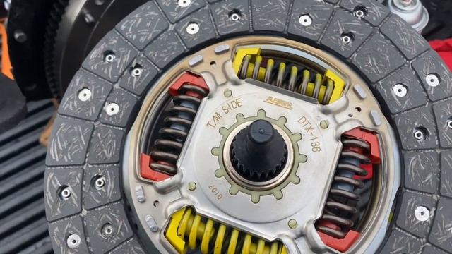 Toyota 3.4 Swap | VLOG 19 | CLUTCH & FAN SET-UP смотреть онлайн