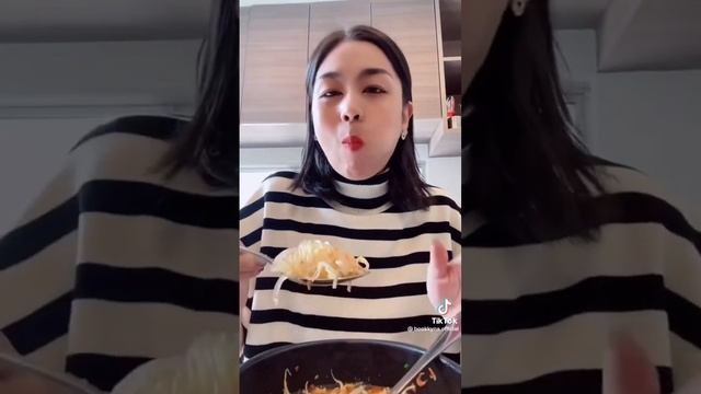 วุ้นเส้นต้มยำเครื่องจุกกก รีวิวอาหารสำหรับคนแพ้ข้าวแป้งนมไข่ #บุ๊คไม่แพ้โลกไม่แพ้ #บุ๊คกี้คนแพ้ข้าว смотреть онлайн