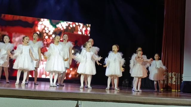 Новогодний концерт . Сухум, филармония смотреть онлайн