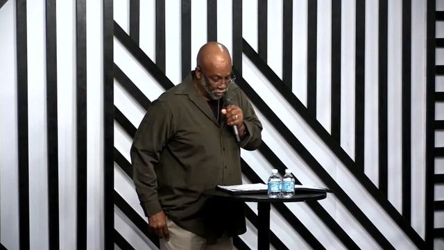 Special Guest Sunday- Drew Farley 11 am смотреть онлайн