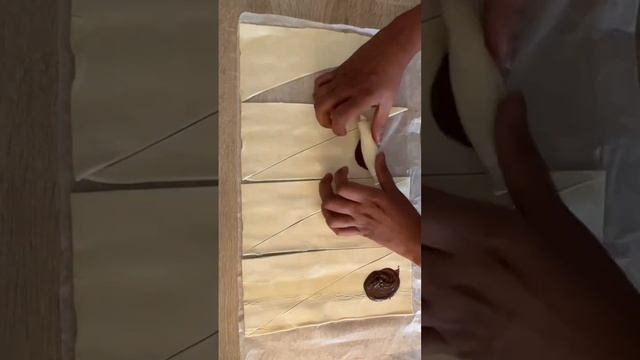 Homemade Nutella Croissant Recipe | Detailed recipe link in description смотреть онлайн